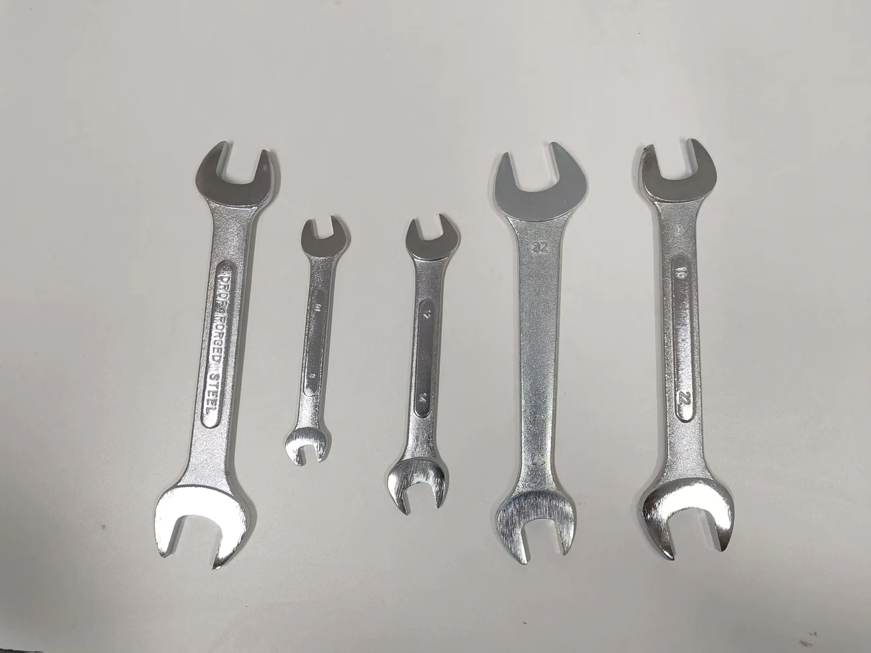Chave inglesa de extremidade aberta dupla de aço de alto carbono da China para reparo de automóveis, suporte para desenho personalizado e processamento de amostras