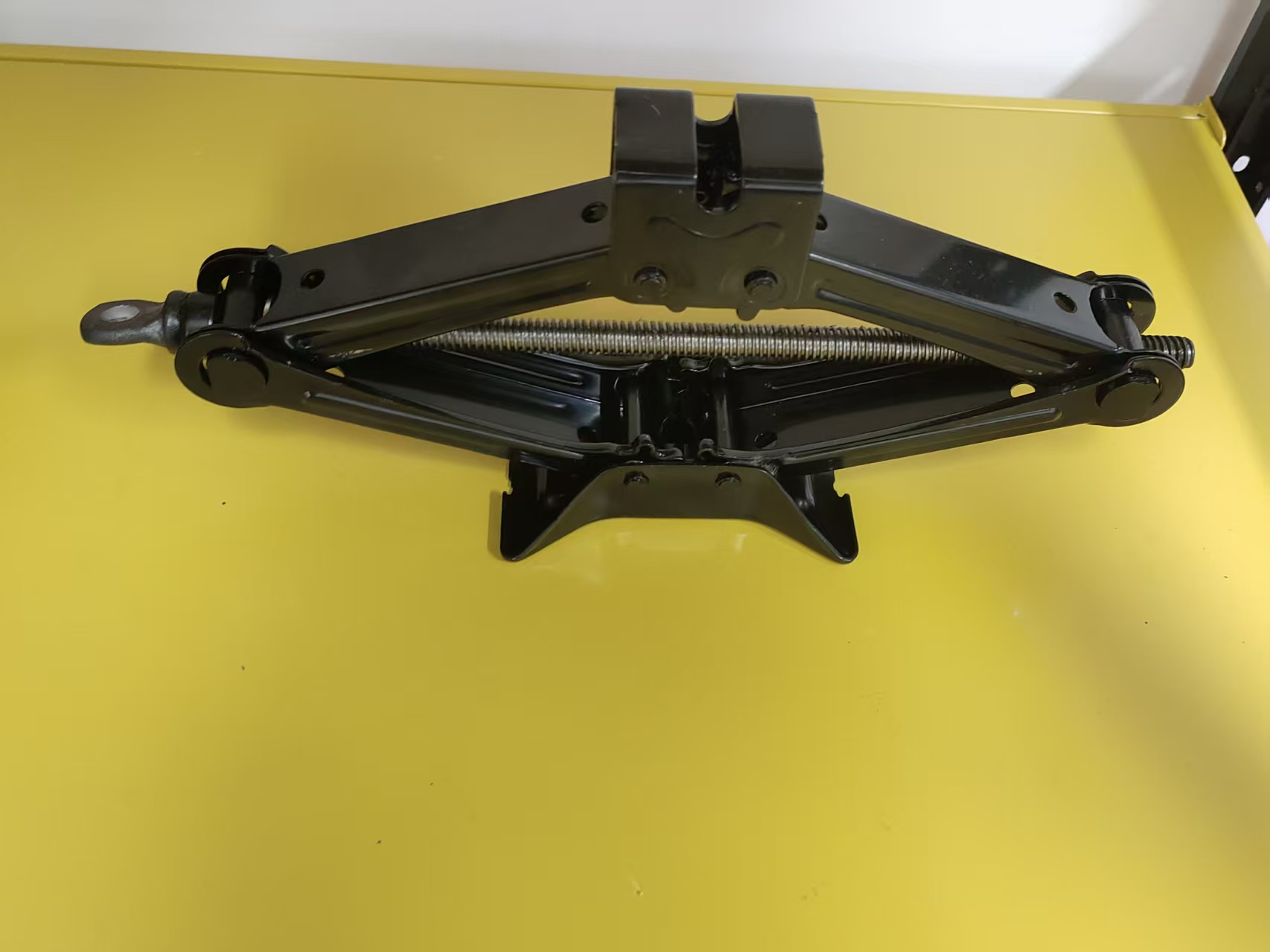 China Steel 1.5T 2T 2.5T Manual Scissor Car Jack Portátil Auto Repair Jack para Sedan SUV China Steel 1.5T 2T 2.5T Manual Scissor Car Jack Portátil Auto Repair Jack para Sedan SUV