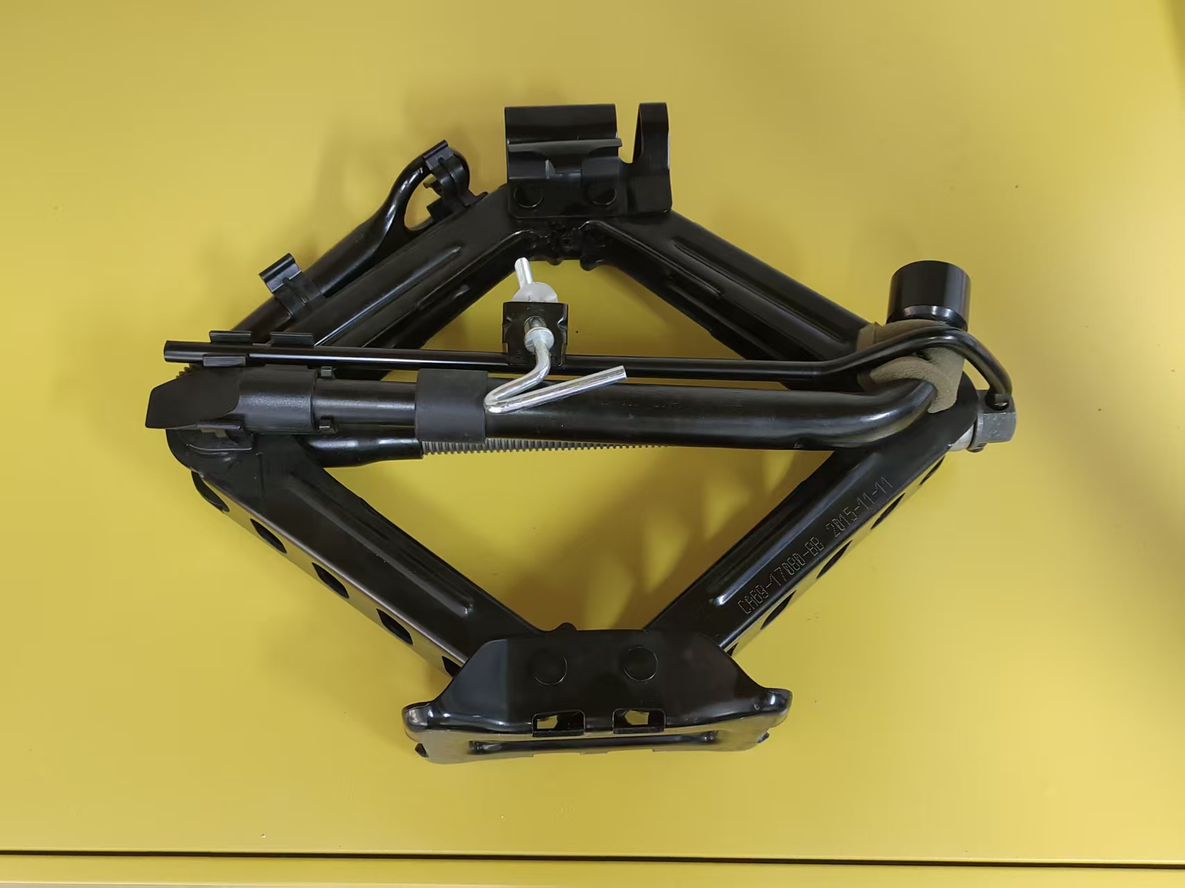 China Steel 1.5T 2T 2.5T Manual Scissor Car Jack Portátil Auto Repair Jack para Sedan SUV China Steel 1.5T 2T 2.5T Manual Scissor Car Jack Portátil Auto Repair Jack para Sedan SUV